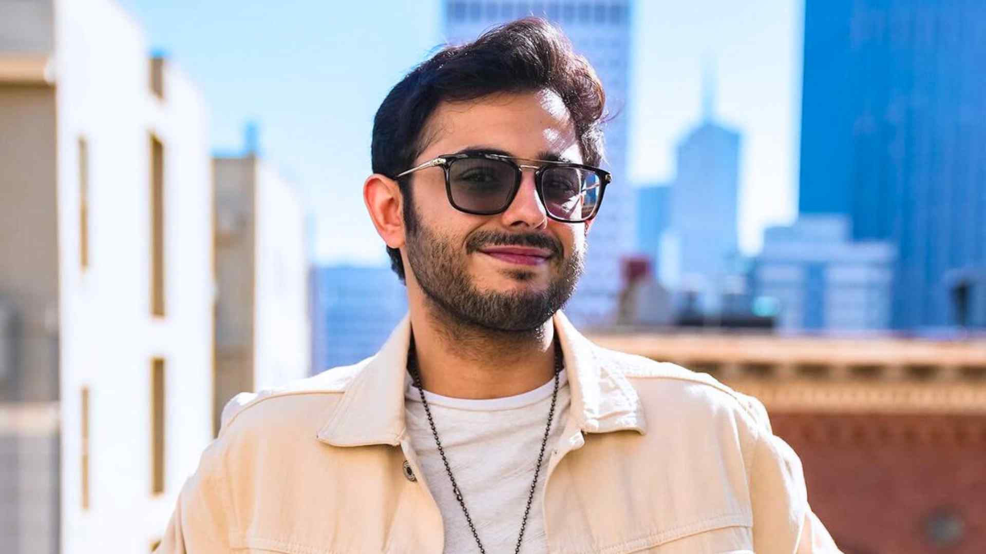 CarryMinati Biography: Age, Family, Net Worth, Girlfriend, Height