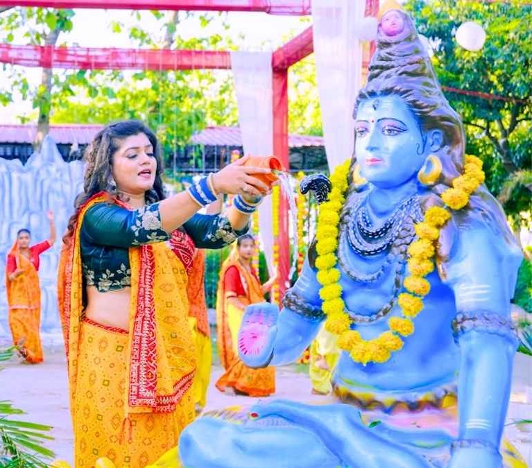 Bolbam Song 2025: निशा दुबे का नया बोलबम सॉन्ग "भोलेनाथ के नगरी ह" ने मचाया धमाल 3 Bholenath Ke Nagari Ha